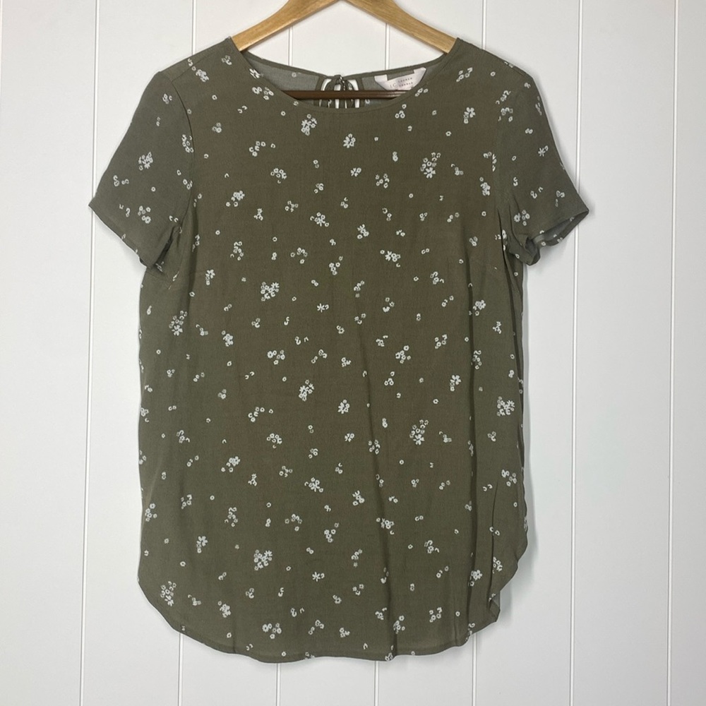 LC Lauren Conrad XS Short Sleeve Green With White Flowers Top